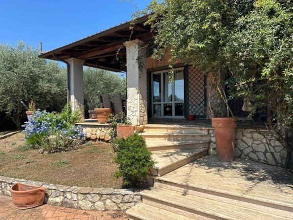 casa indipendente in vendita a Velletri