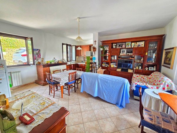 casa indipendente in vendita a Velletri