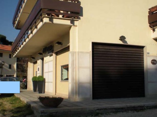 negozio in vendita a Velletri
