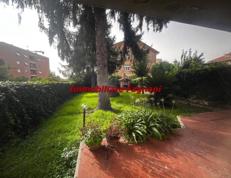 casa indipendente in vendita a Velletri