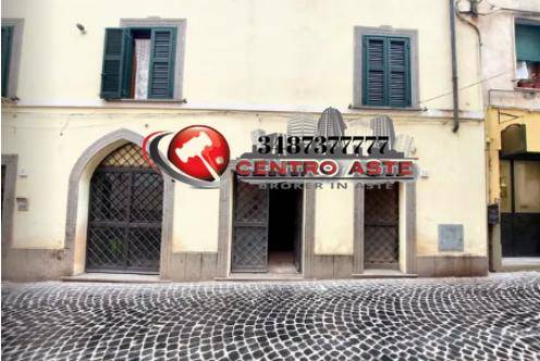 locale commerciale in vendita a Velletri