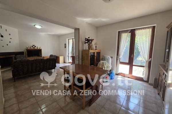 casa indipendente in vendita a Velletri