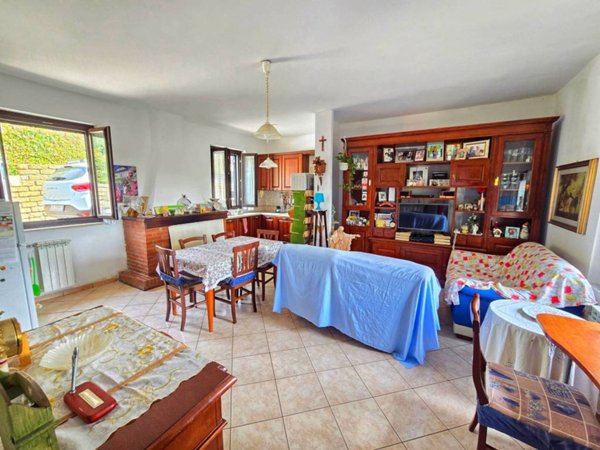 casa indipendente in vendita a Velletri