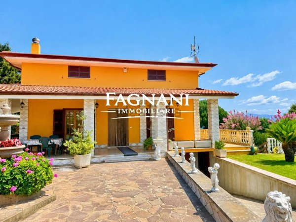 casa indipendente in vendita a Velletri