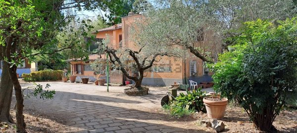 casa indipendente in vendita a Velletri