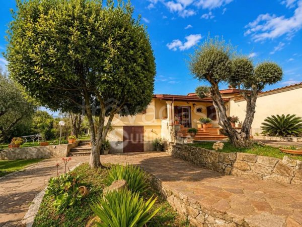 casa indipendente in vendita a Velletri