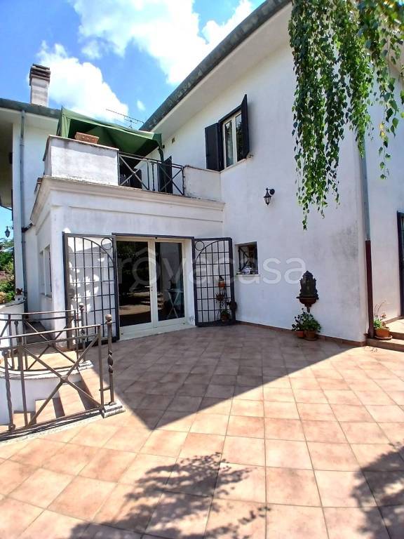 casa indipendente in vendita a Velletri