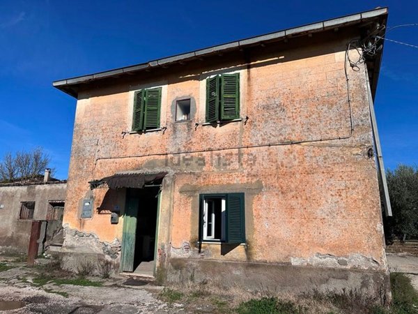 casa indipendente in vendita a Velletri