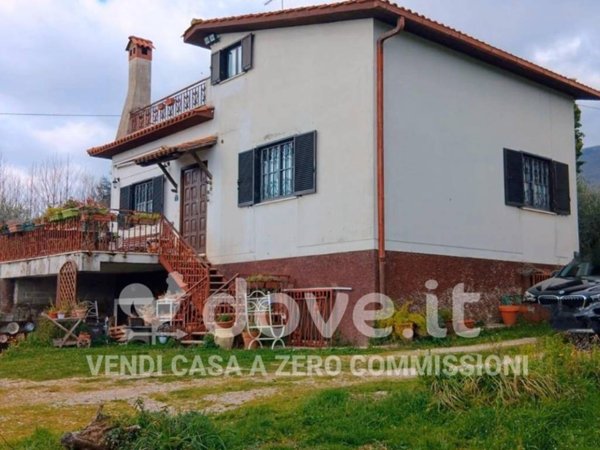 casa indipendente in vendita a Velletri