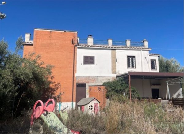 casa indipendente in vendita a Velletri