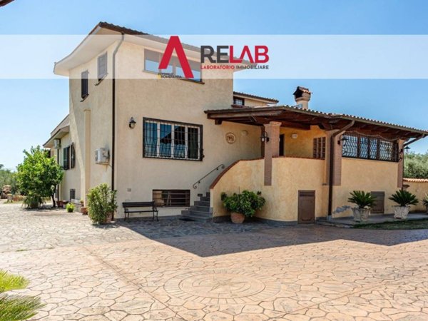 casa indipendente in vendita a Velletri