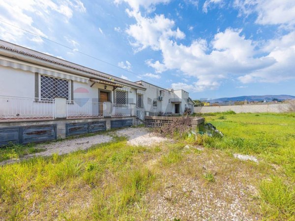 casa indipendente in vendita a Velletri