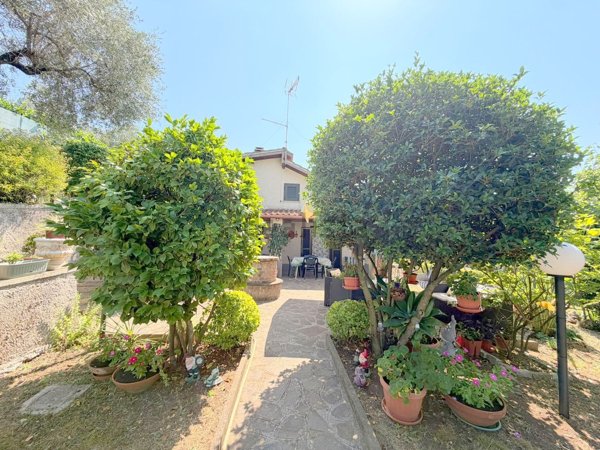 casa indipendente in vendita a Velletri