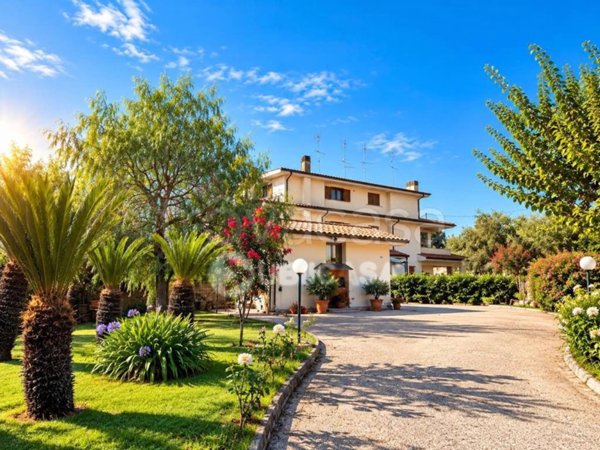 casa indipendente in vendita a Velletri
