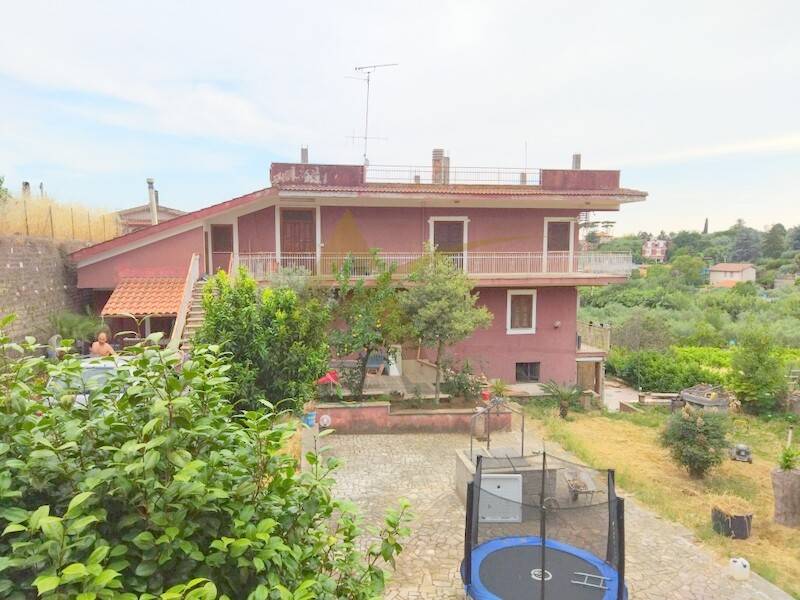 casa indipendente in vendita a Velletri