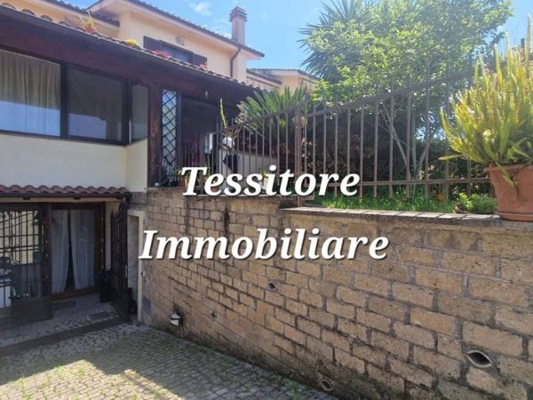 casa indipendente in vendita a Velletri