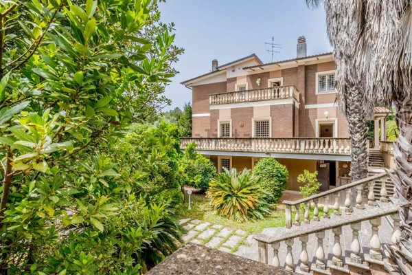 casa indipendente in vendita a Velletri