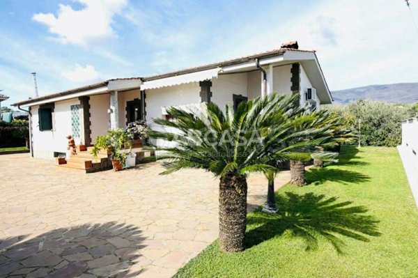 casa indipendente in vendita a Velletri