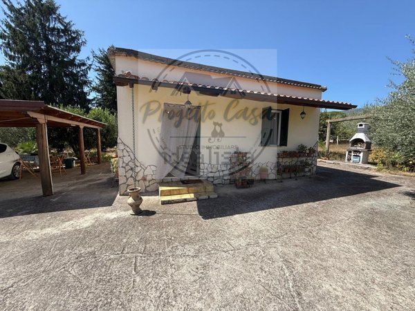 casa indipendente in vendita a Velletri