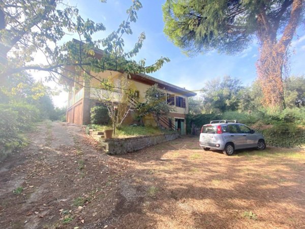 casa indipendente in vendita a Velletri