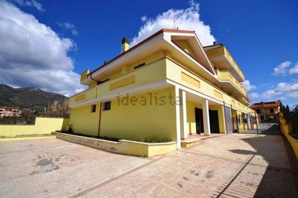 casa indipendente in vendita a Vicovaro
