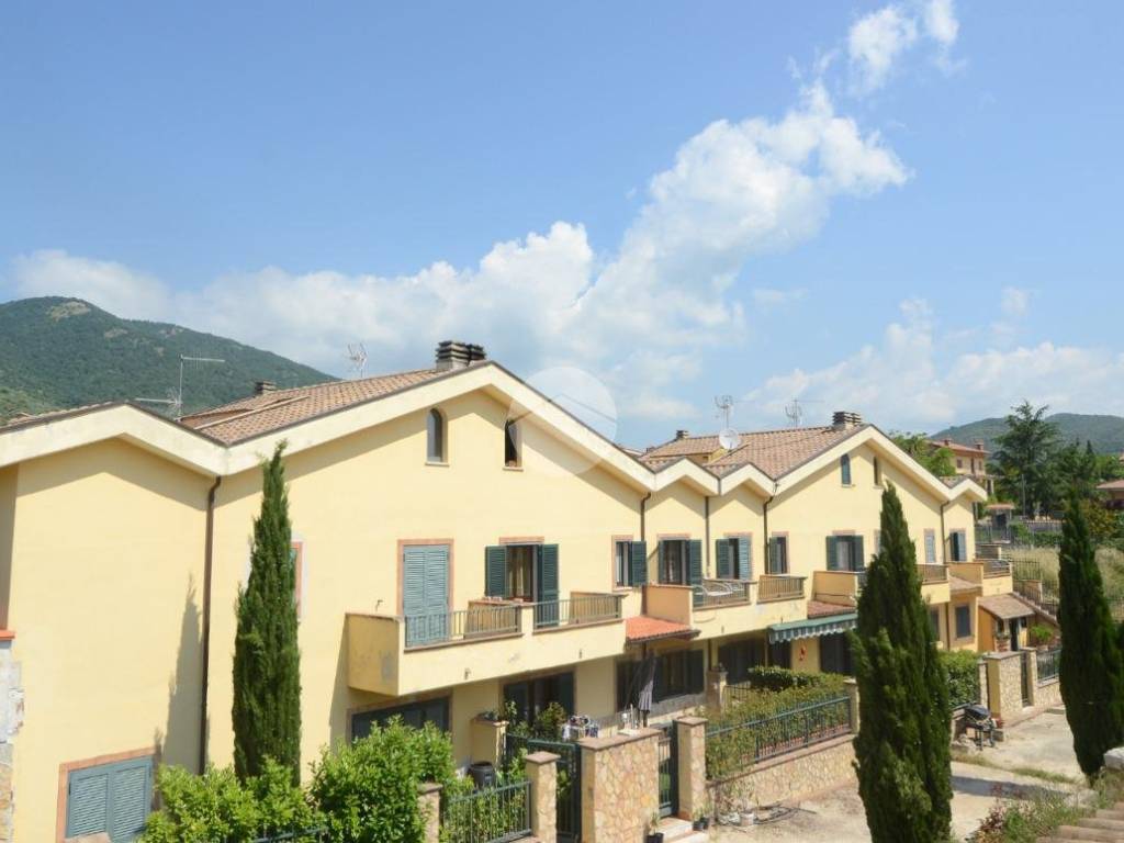 casa indipendente in vendita a Vicovaro