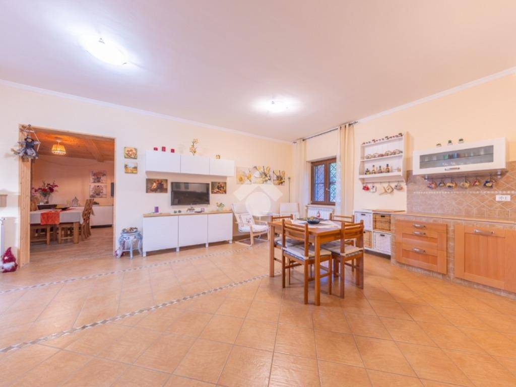 casa indipendente in vendita a Zagarolo in zona Valle Martella
