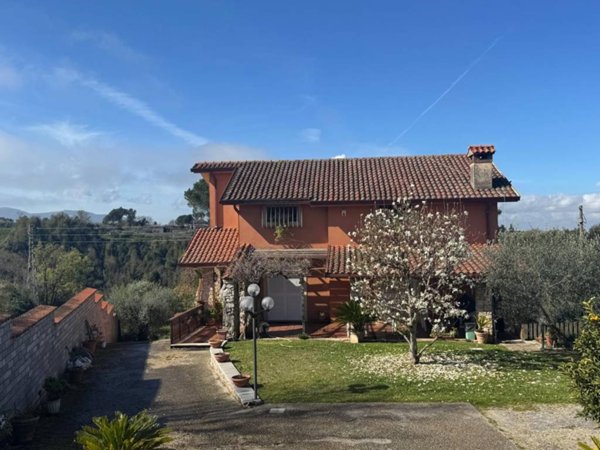 casa indipendente in vendita a Zagarolo