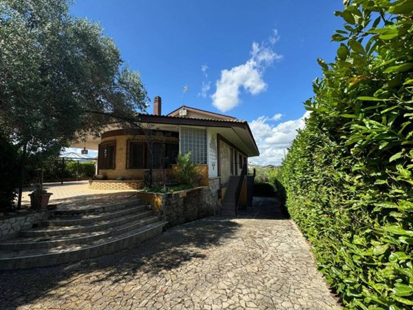 casa indipendente in vendita a Zagarolo