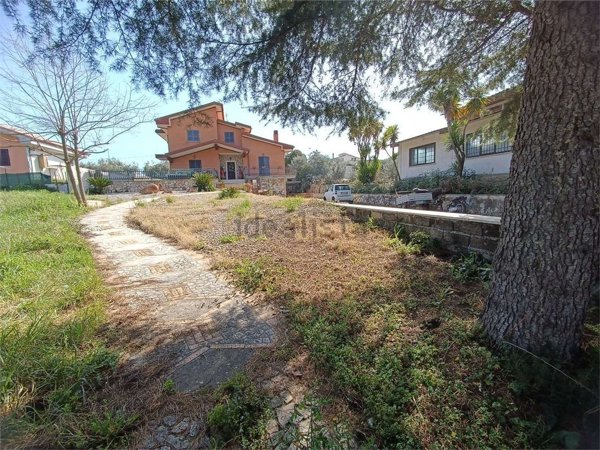 casa indipendente in vendita a Zagarolo in zona Valle Martella