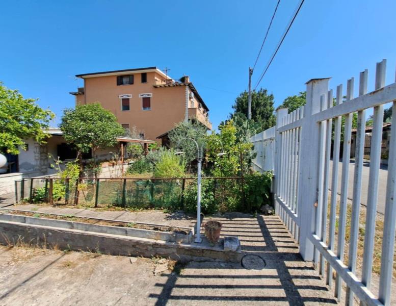 casa indipendente in vendita a Zagarolo in zona Valle Martella