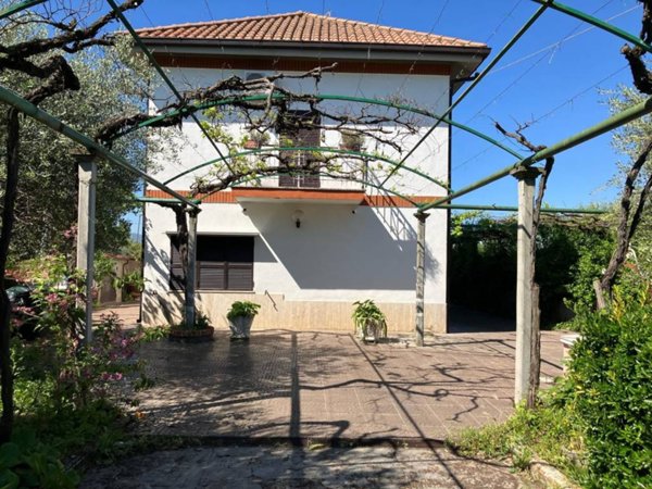 casa indipendente in vendita a Zagarolo