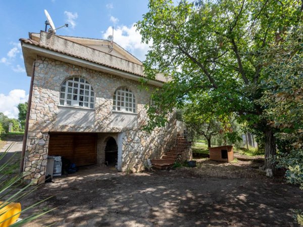 casa indipendente in vendita a Zagarolo