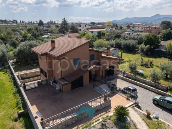 casa indipendente in vendita a Zagarolo in zona Valle Martella