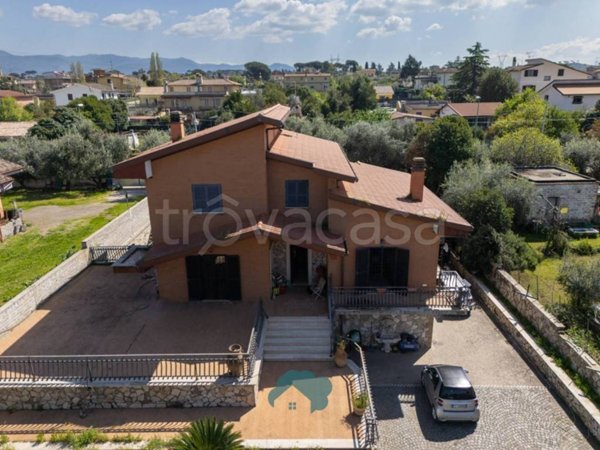 casa indipendente in vendita a Zagarolo in zona Valle Martella