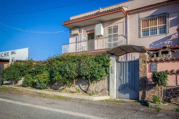 casa indipendente in vendita a Zagarolo in zona Valle Martella