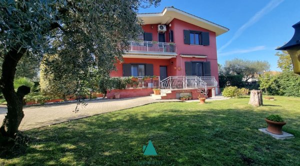 casa indipendente in vendita a Zagarolo