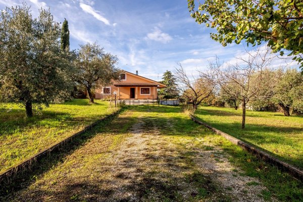 casa indipendente in vendita a Zagarolo