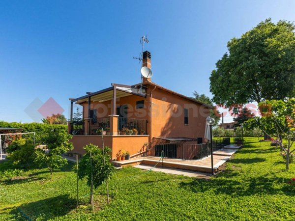 casa indipendente in vendita a Zagarolo