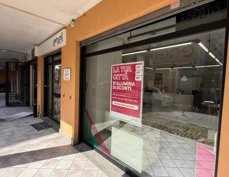 locale commerciale in vendita a Zagarolo in zona Valle Martella