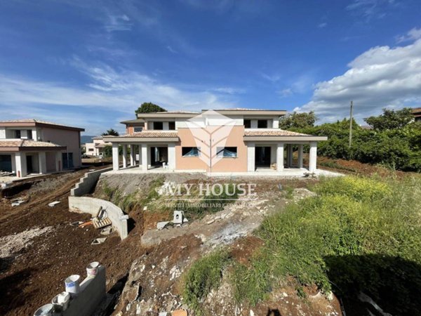 casa indipendente in vendita a Zagarolo