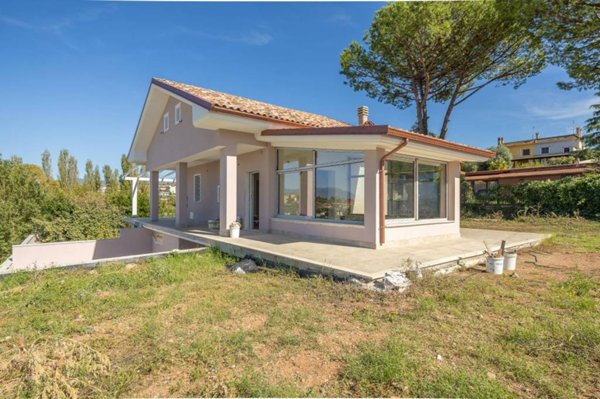 casa indipendente in vendita a Zagarolo in zona Valle Martella