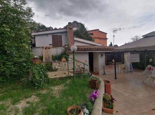 casa indipendente in vendita a Zagarolo in zona Valle Martella