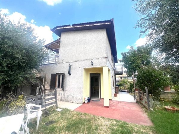 casa indipendente in vendita a Zagarolo in zona Valle Martella