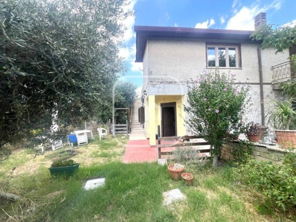 casa indipendente in vendita a Zagarolo in zona Valle Martella