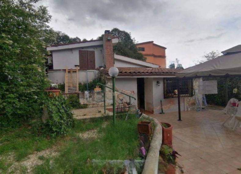 casa indipendente in vendita a Zagarolo in zona Valle Martella