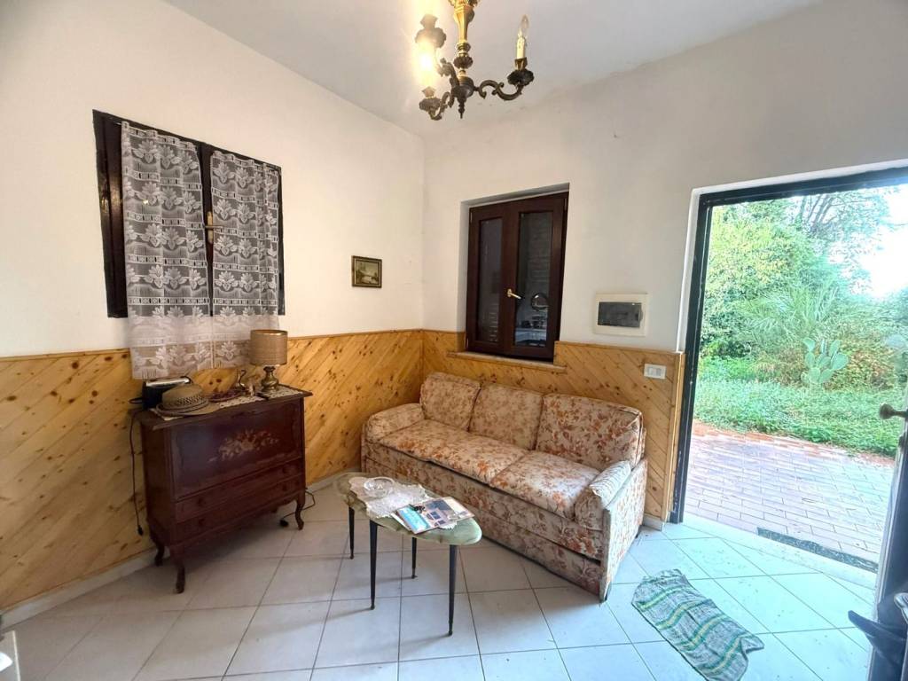casa indipendente in vendita a Zagarolo in zona Valle Martella