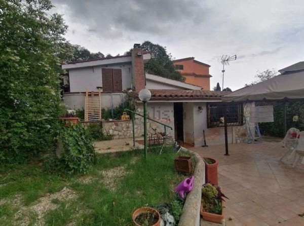 casa indipendente in vendita a Zagarolo in zona Valle Martella