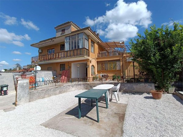 quadrivano in vendita a Zagarolo in zona Valle Martella