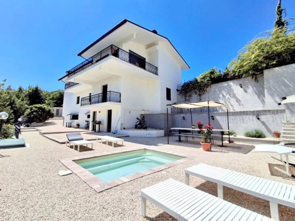 casa indipendente in vendita a Zagarolo